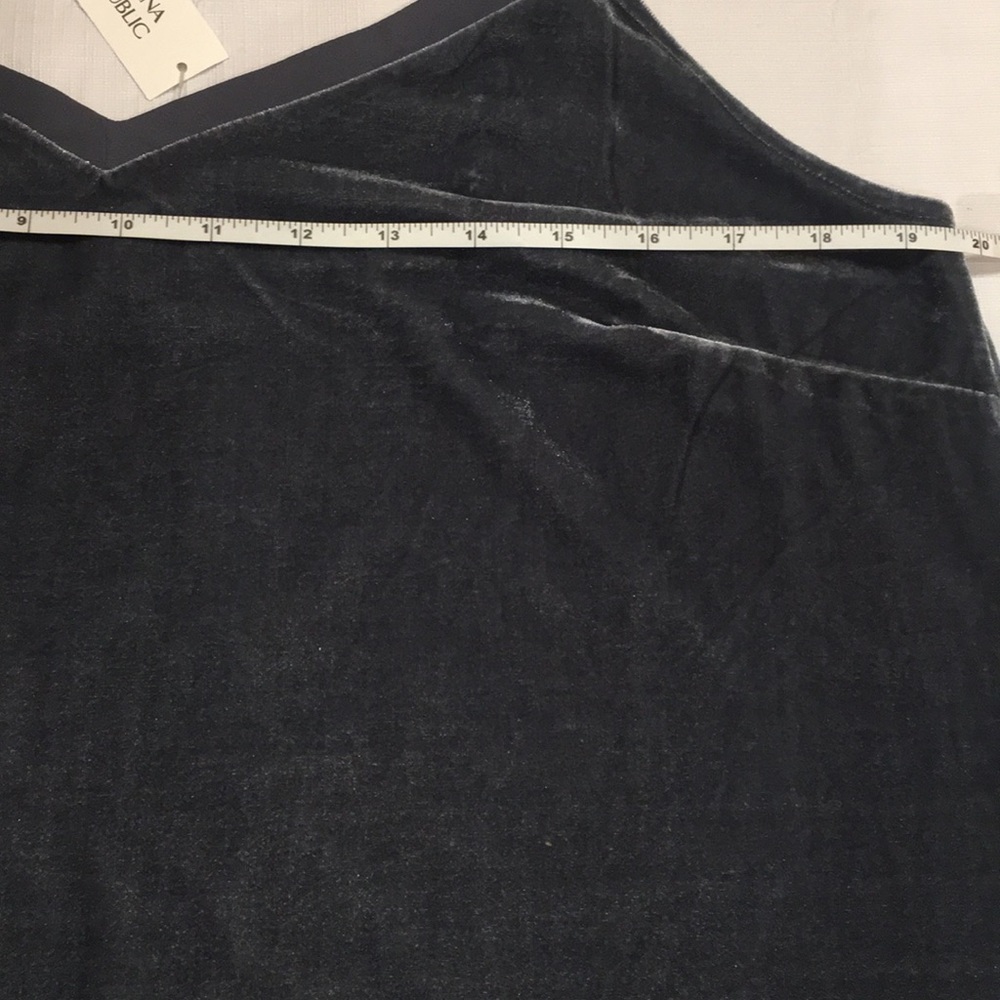 ❤️Velvet cami BANANA REPUBLIC tank V neck NWT - Picture 7 of 14
